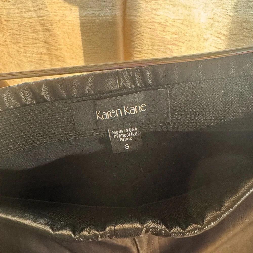 Karen Kane Faux Leather Crop Wide Leg Pants Black Size Small NWT - Picture 6 of 7